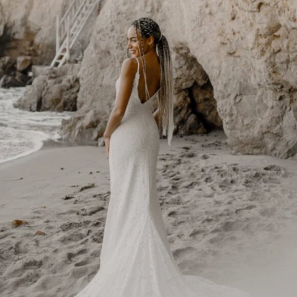 Wear Your Love Gown.   - 16 - Picture 7 of 7